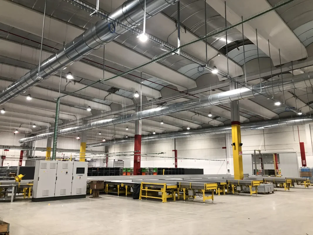 illuminazione-industriale-capannone-amazon